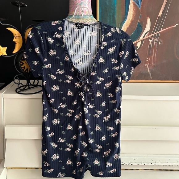 Justify Navy Floral Short Sleeve Top Small - Picture 6 of 9